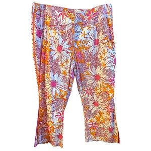 Lilly Pulitzer butterfly flower Capri  Piping and slits on leg